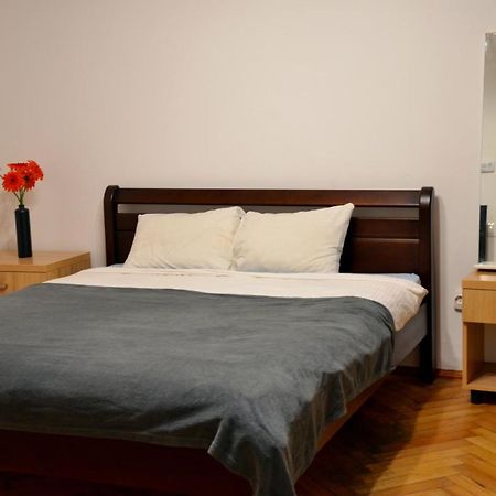 Brand New Apartment In City Center Lviv Exteriör bild