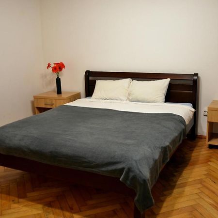 Brand New Apartment In City Center Lviv Exteriör bild